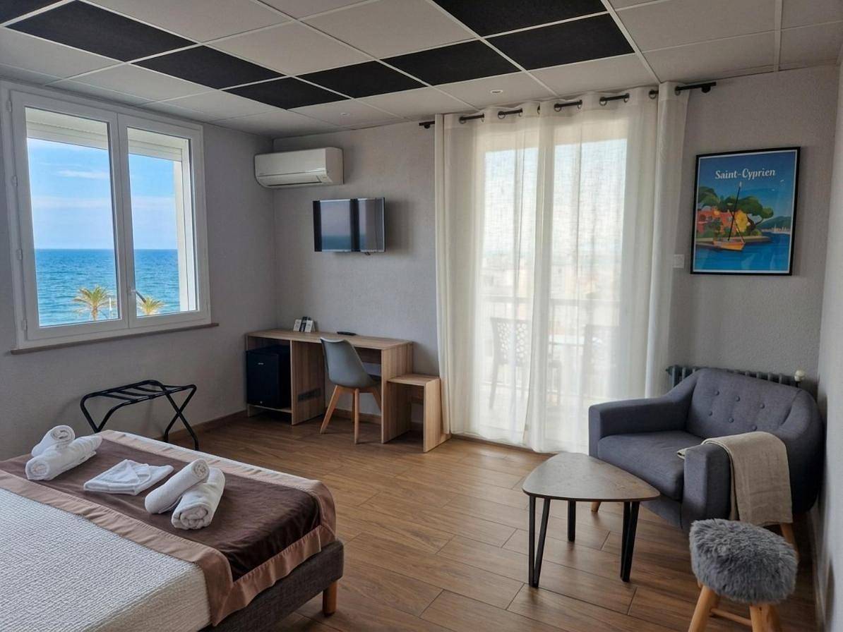 Logis Mar I Sol - Hôtel Restaurant en bord de Mer in Saint-Cyprien-Plage, Saint-Cyprien