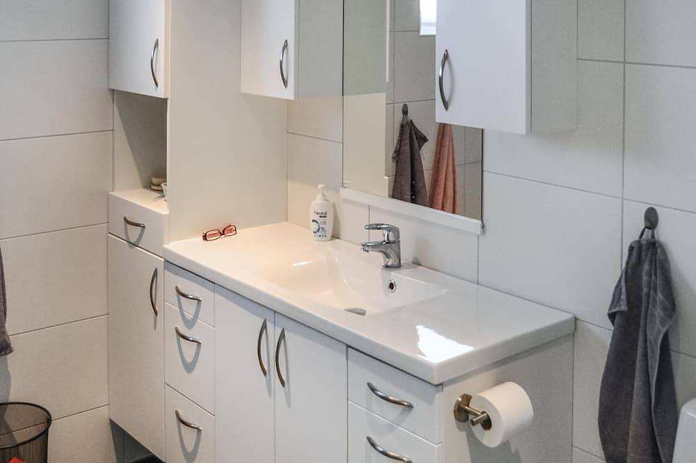 Fantastisk hjem i Brekkestø med Wifi in Lillesand 