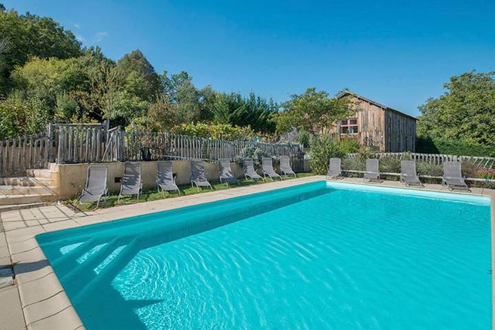 Maison de vacances pour 2 personnes, avec Terrasse et Jardin ainsi que Piscine et Vue à Le Buisson-de-Cadouin