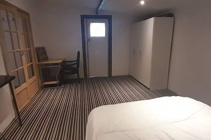 Entire Spacious Cabin with Private Garden in Bournemouth, Angleterre du Sud-Ouest