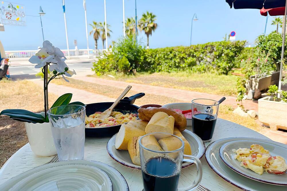 Entire apartment, Apartment Mar Alegre – Beachfront Escape on the Costa del Sol in Torrox Costa, Torrox