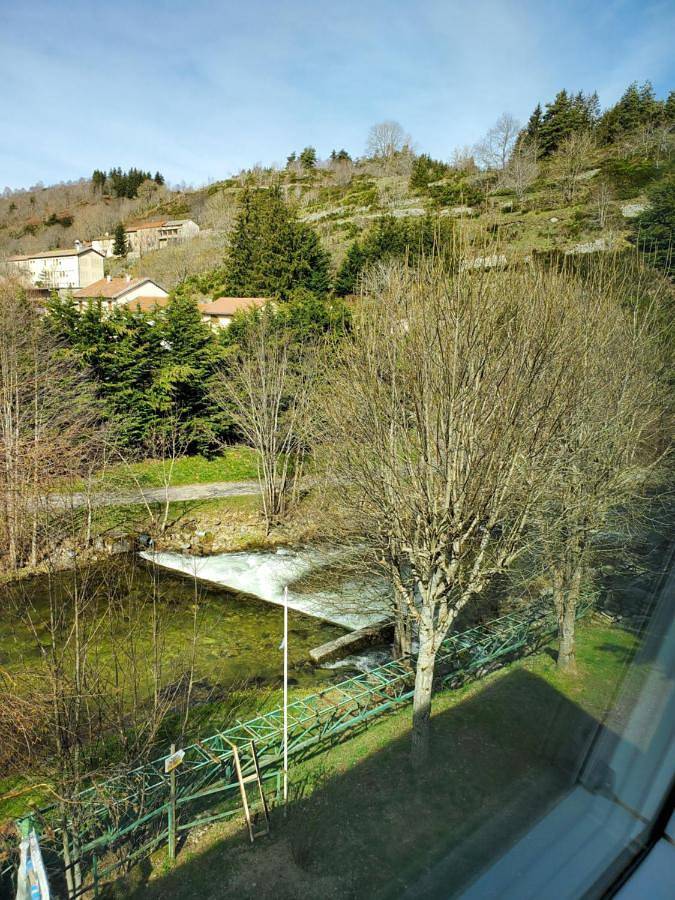 Camping Hôtel Les Airelles Montagne Ardéchoise in Saint-Cirgues-en-Montagne, Parc naturel régional des Monts d'Ardèche