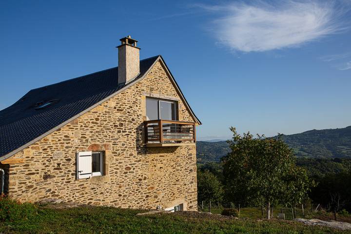 Ganze Wohnung, Charmante Wohnung in Saint-Côme-d'Olt - 80 m² mit Balkon in Saint-Côme-d'Olt, Parc naturel régional de l'Aubrac