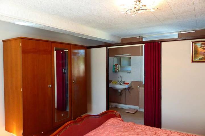 Gîte pour 6 personnes, avec terrasse et jardin, animaux acceptés à Arfeuilles - 4