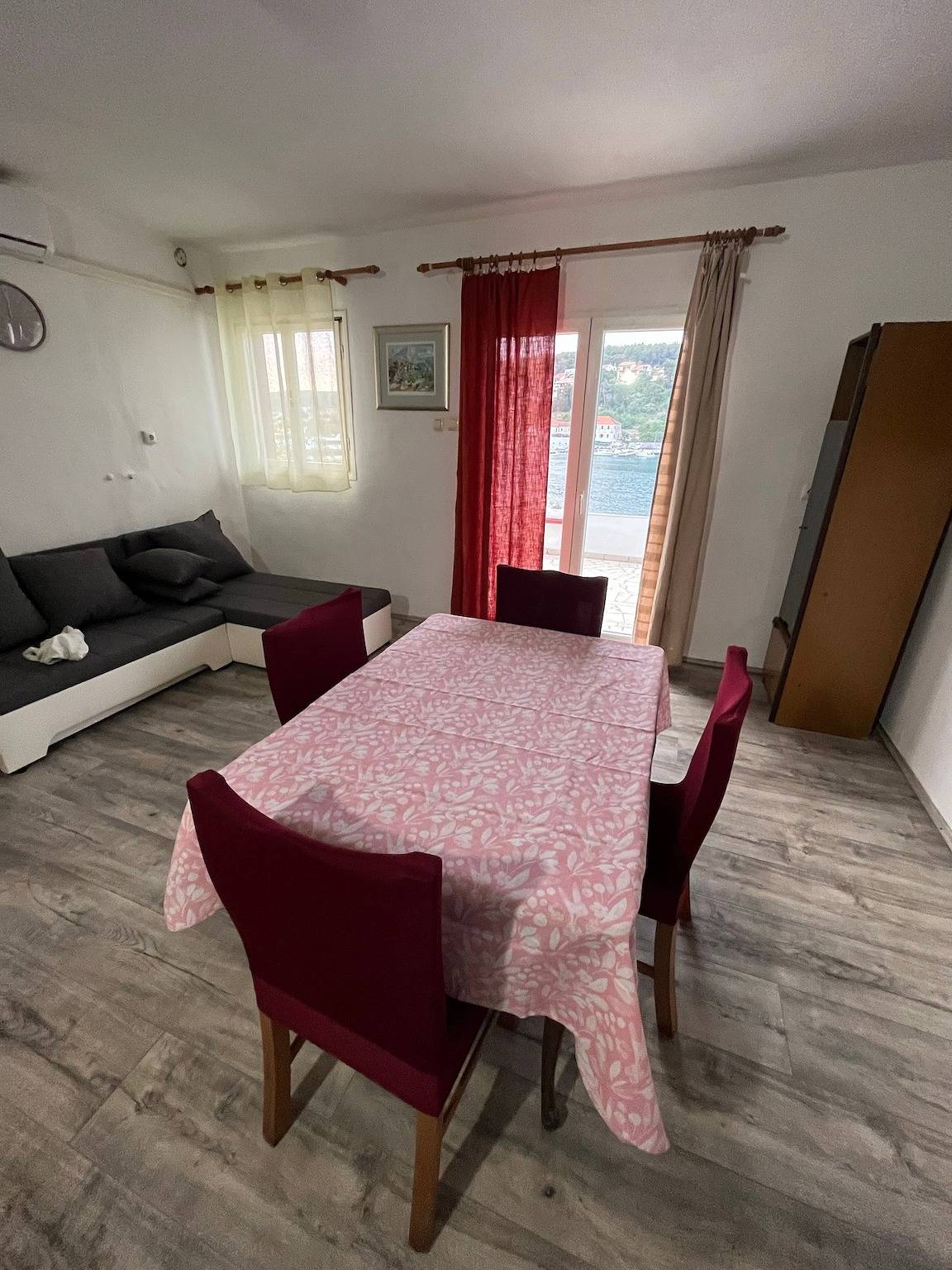 Ganze Wohnung, Apartments by the sea Jelsa, Hvar - 22256 in Jelsa, Hvar