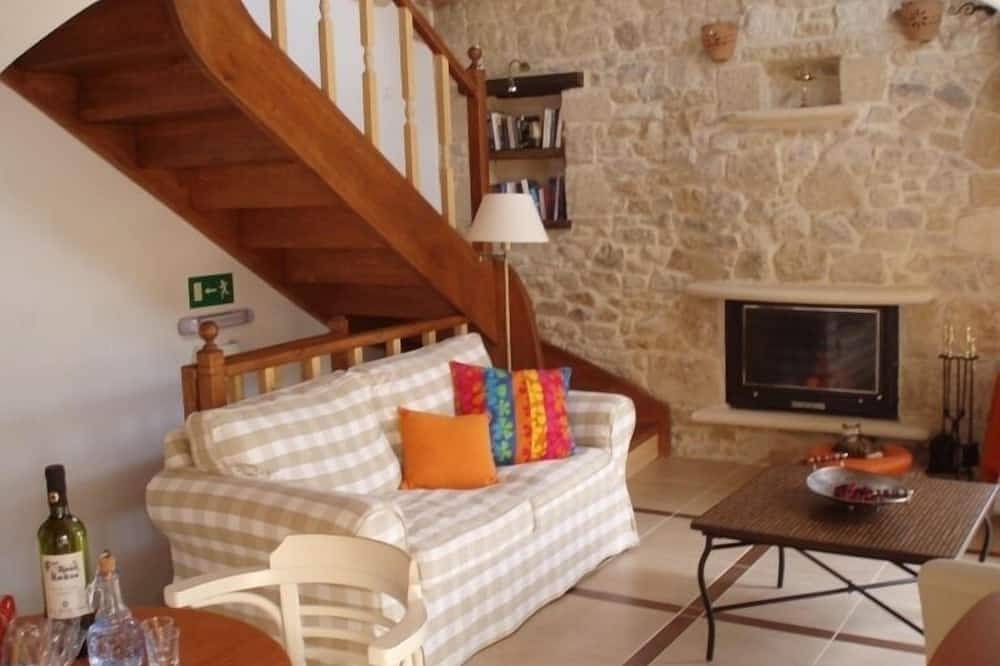 Rock House's Villa Melody, Secluded Villa with private swimming pool and garden in Platanias, Chania region