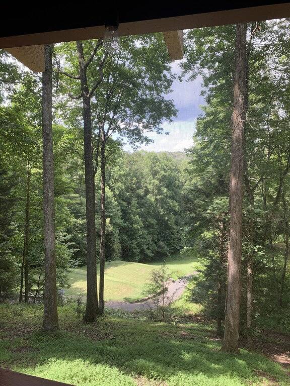 Luxury Retreat Overlooking the 11th Tee at Whitepath Golf Course in Ellijay in Cherry Log, Chattahoochee National Forest