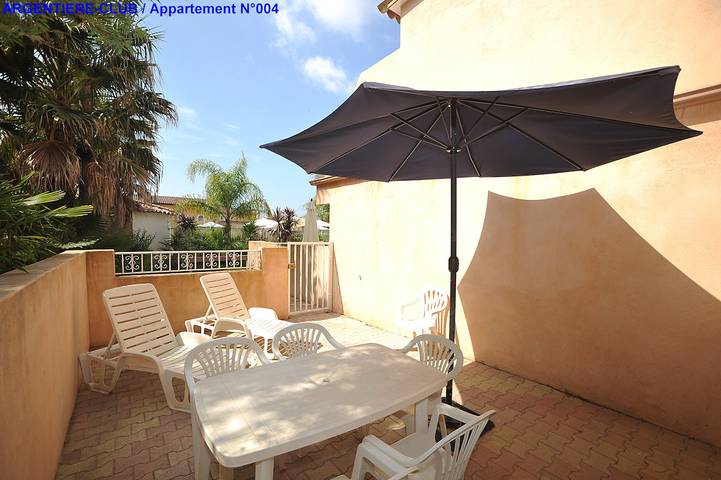 Gîte pour 6 personnes, avec terrasse ainsi que piscine et jardin, animaux acceptés à La Londe-les-Maures - 3