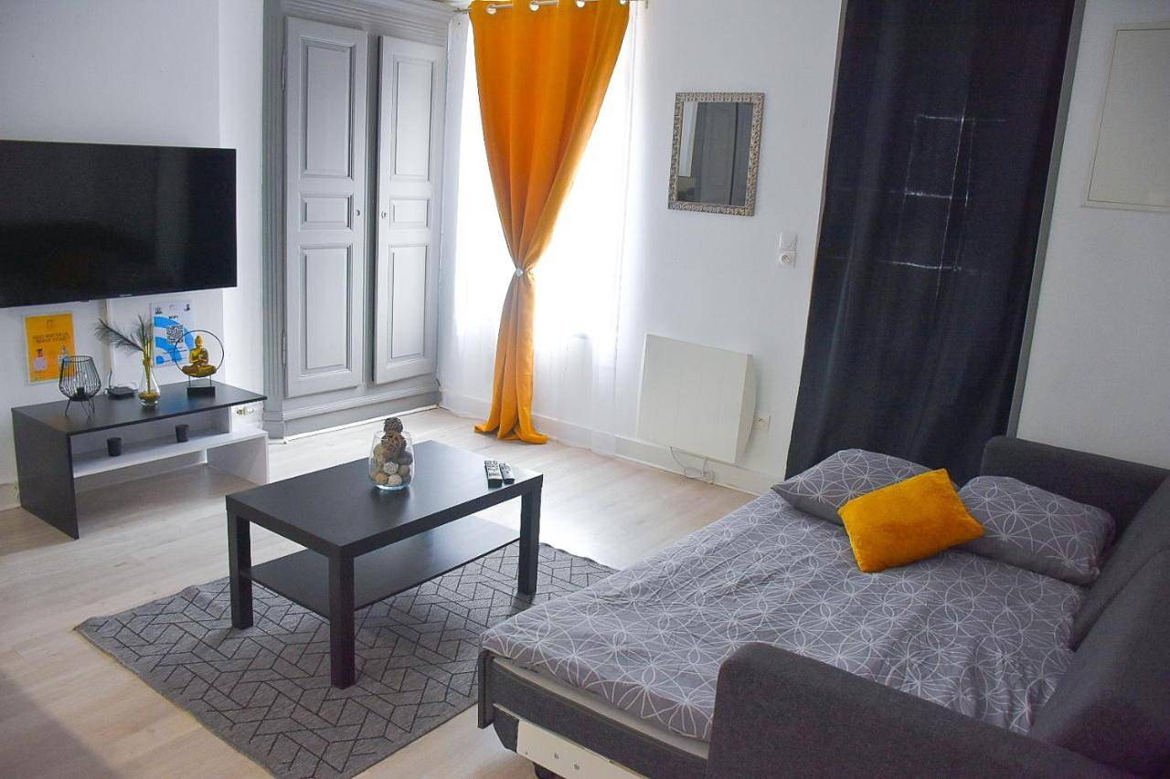 Appartement entier, One-Bedroom Apartment in Louvroil, Avesnes-sur-Helpe