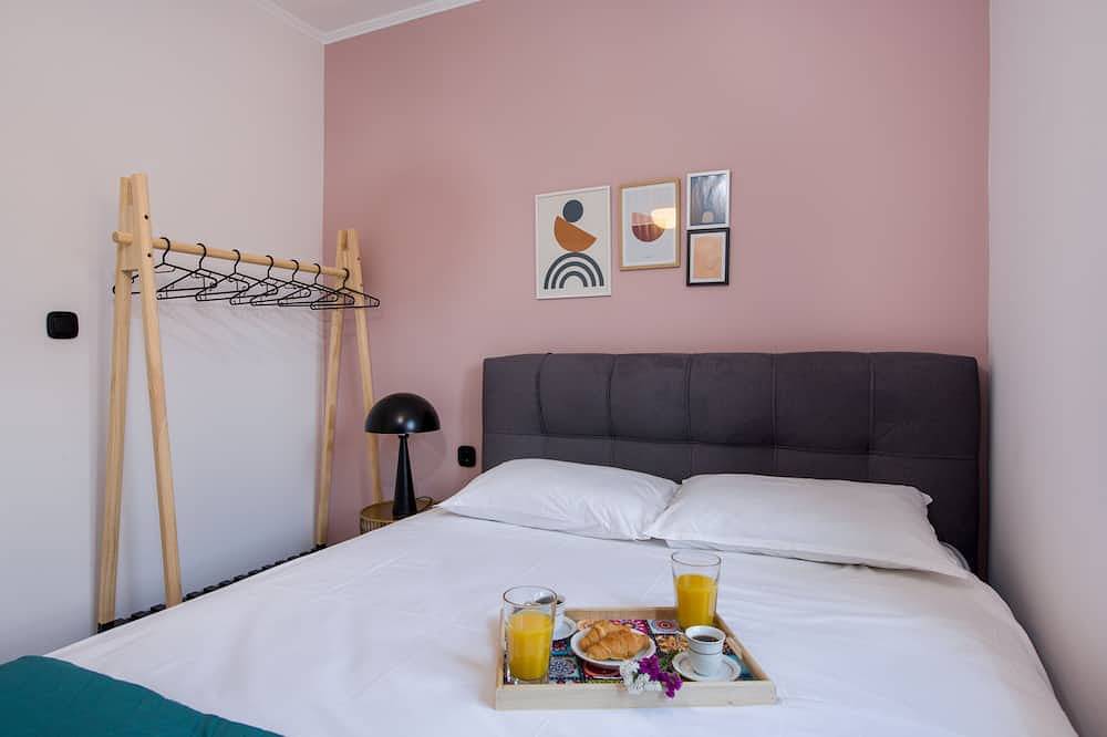 Anastasia & Marie luxury & traditional residence with large jacuzzi 1 minute sea in Kissamos, Chania und Umgebung