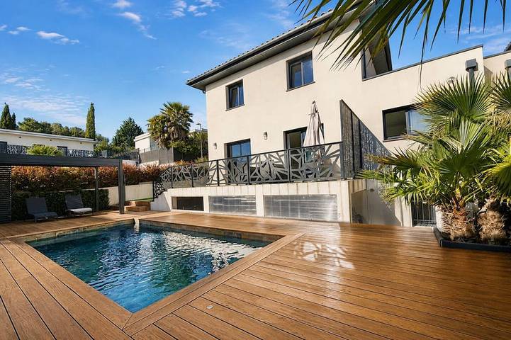 Villa für 7 Personen, mit Terrasse und Garten - 1