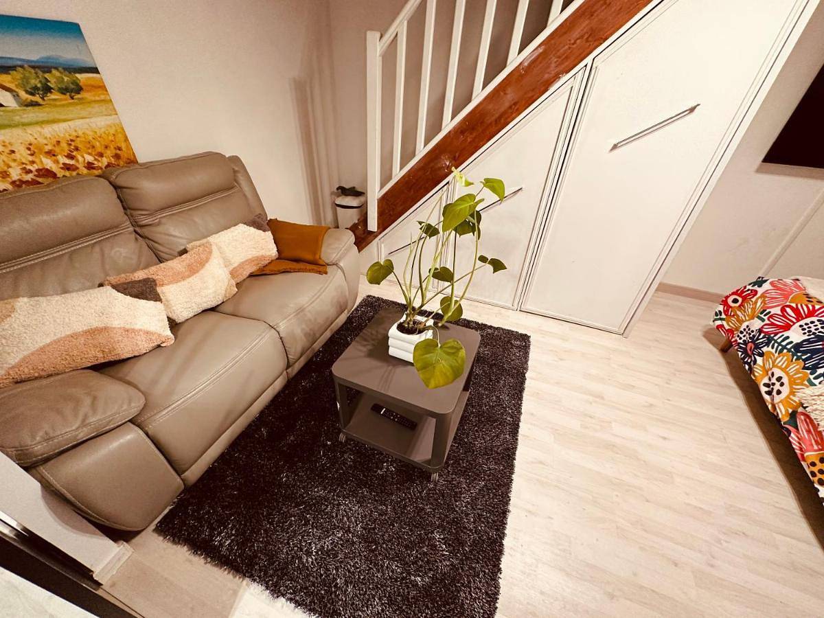 Appartement de vacances entier, Double Room with Private Bathroom in Ballancourt-sur-Essonne, Essonne