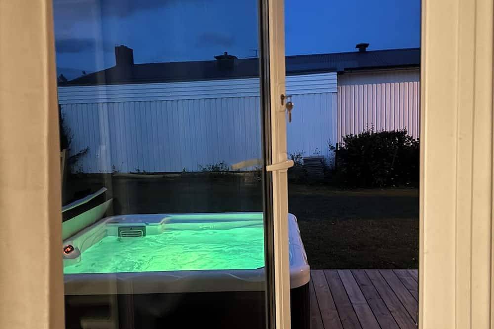 Holiday Home with Private Hot Tub in Hultsfred in Hultsfreds und Umgebung