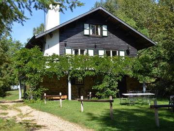 Maison de campagne pour 9 personnes, avec jardin et terrasse, animaux acceptés dans Gros Fays