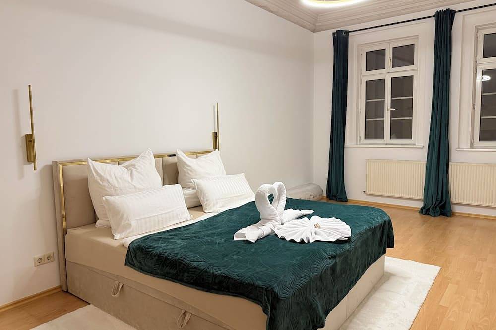 Ganze Wohnung, Dreamzzz Suite mit Blick auf den Marktplatz l Zentrum in Coburg, Oberes Maintal - Coburger Land