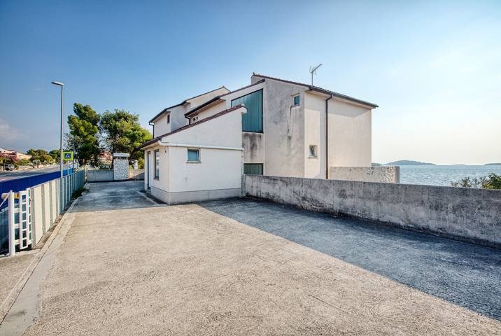 Ganze Wohnung, 1-Zimmer-Ferienwohnung am Strand Brodarica, Sibenik A-13615-a in Brodarica, Šibenik-Knin