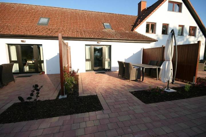 Ferienwohnung mit Meerblick für 4 Personen, mit Terrasse in Lütow