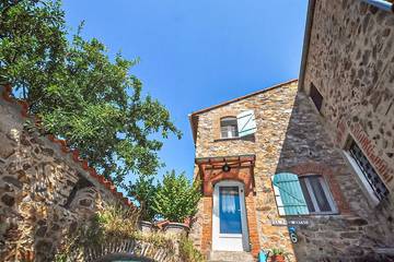 Location de vacances pour 8 personnes, avec jardin à OMS (homonymie)