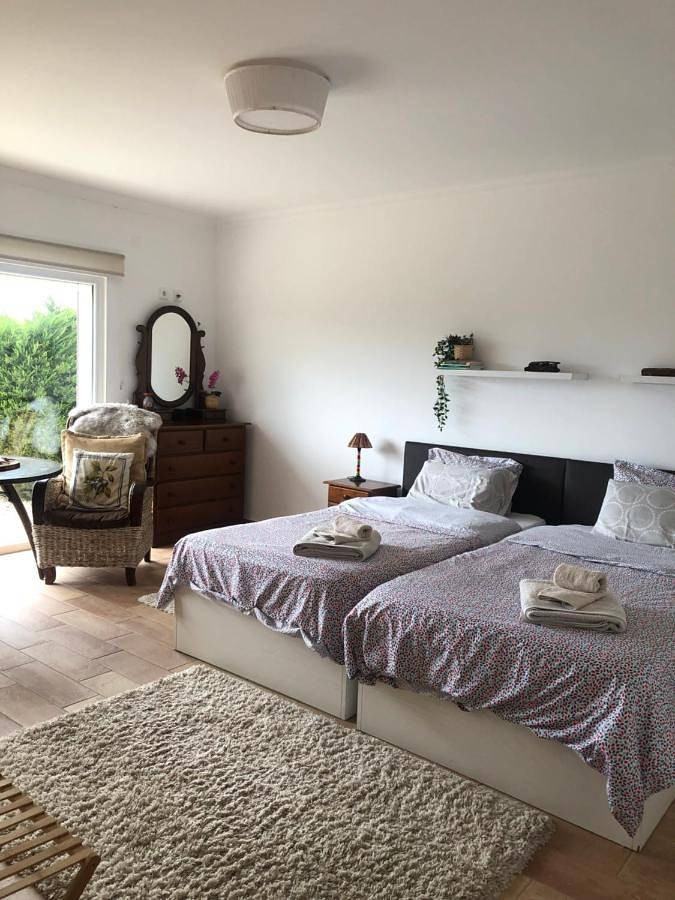 Two-Bedroom Townhouse in São Pedro e Santiago, Distrito de Lisboa