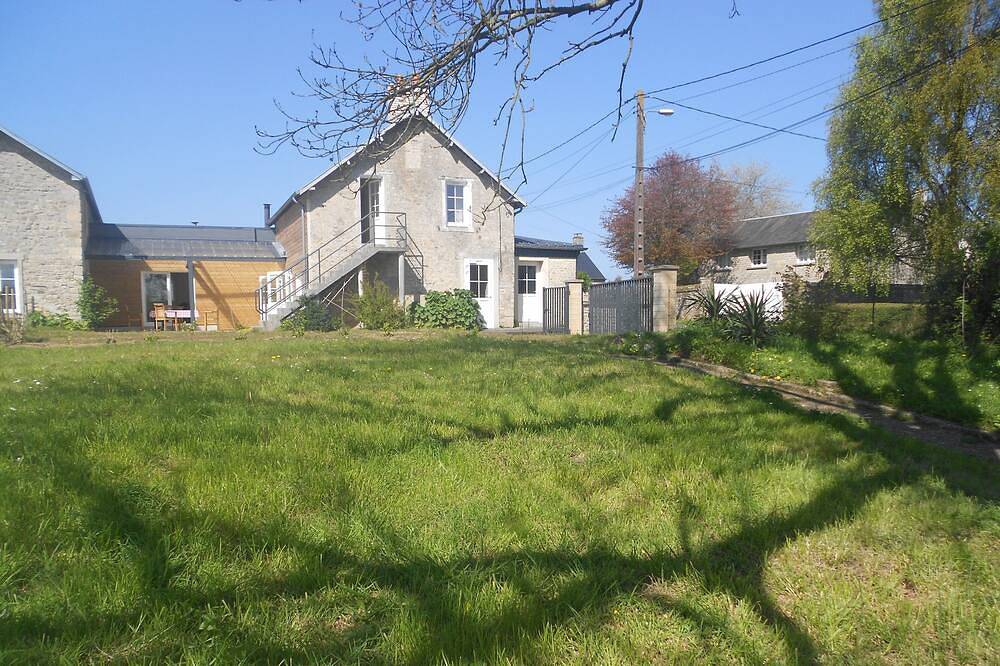 Grande maison familiale avec jardin dans la campagne à côté plage Omaha Beach in Colleville-sur-Mer, Région de Bayeux