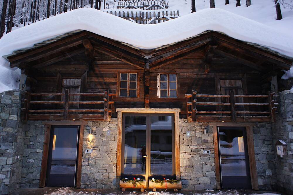 Chalet de esquí superior en Zermatt (esquí) con una magnífica vista del Matterhorn in Zermatt, Alpes del Valais