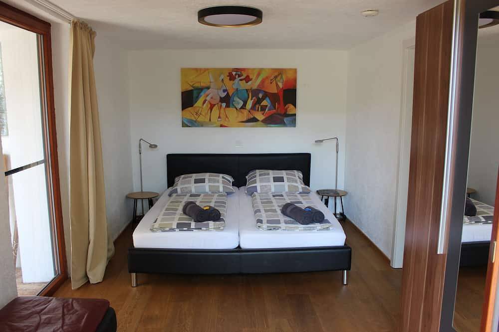Ganze Wohnung, Ferienwohnung mit privatem Garten und Whirlpool in Steißlingen, Landkreis Konstanz