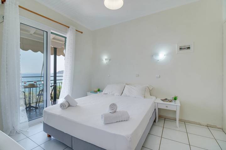 ‘S9 Room’ with Sea View, Wi-Fi and Air Conditioning in Nikiana, Alexandros