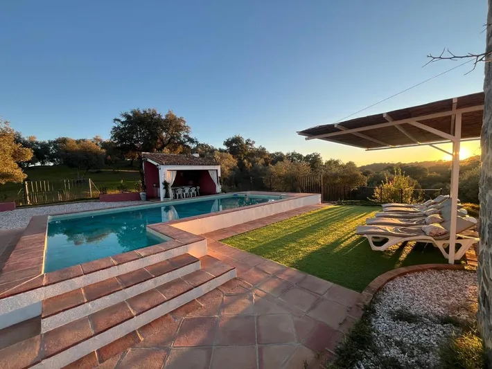 Casa de vacaciones para 10 personas, con jardín además de vistas y piscina, Se admiten mascotas - 1