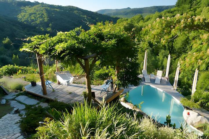 Gîte pour 4 personnes, avec Balcon et Jardin à Courniou