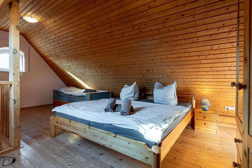 Ganze Wohnung, Ferienwohnung Adlerhorst - Ferienhaus Am Boddenufer in Buschvitz, Bergen auf Rügen und Umgebung