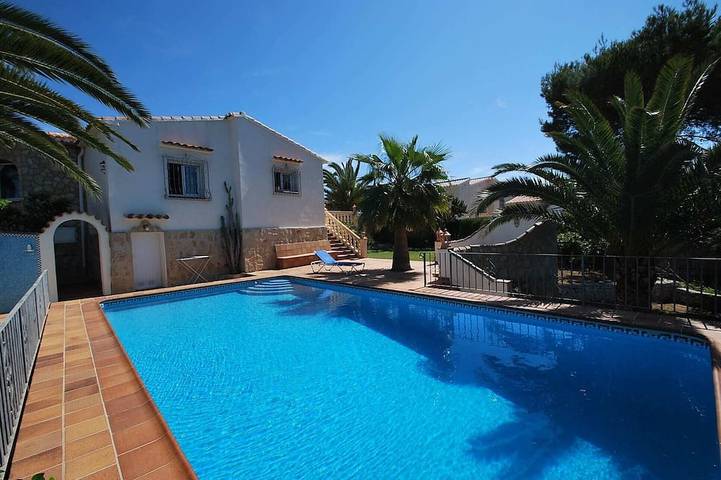 Villa für 5 Personen, mit Pool und Garten - 1