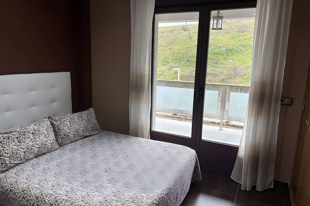 Holiday Home 'La Libélula' with Mountain View, Private Pool and Wi-Fi in El Espinar, Segovia Province