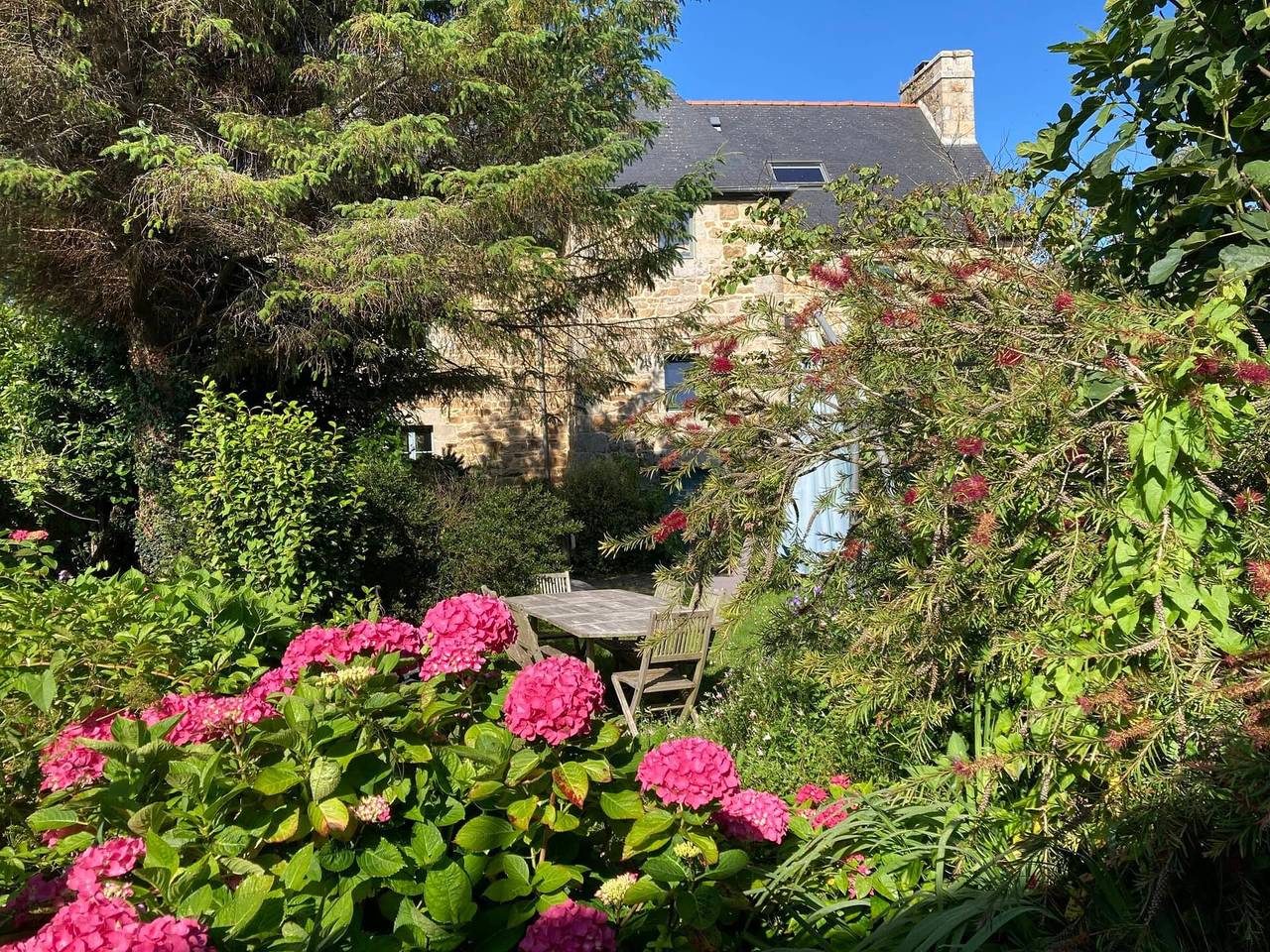 Chambre d’hôtes « Ti Brao - Curie » avec jardin partagé et Wi-Fi in Penvénan, Côte de Granit Rose