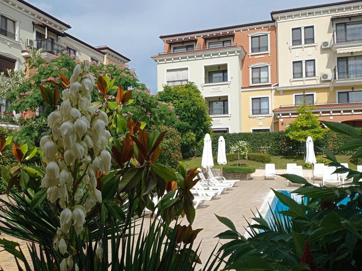 Cały apartament, Lily Beach Resort - sun over the forest - Sozopol in Budzhaka, Sozopol
