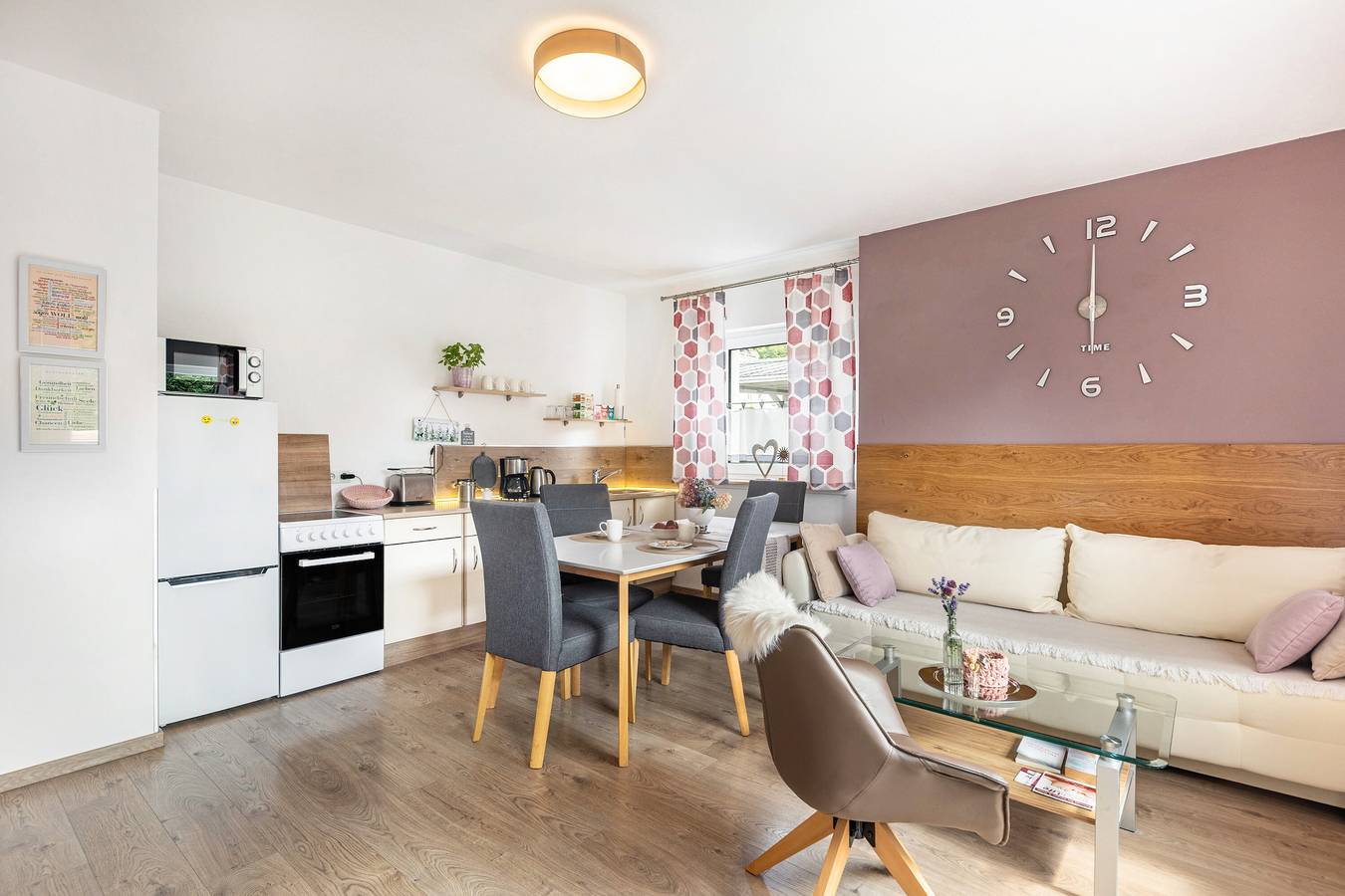 Ganze Wohnung, Ferienwohnung 'Sonnenblick Und Relax' mit privater Terrasse, Gemeinschaftsgarten und Wi-Fi in Sundern, Sorpesee