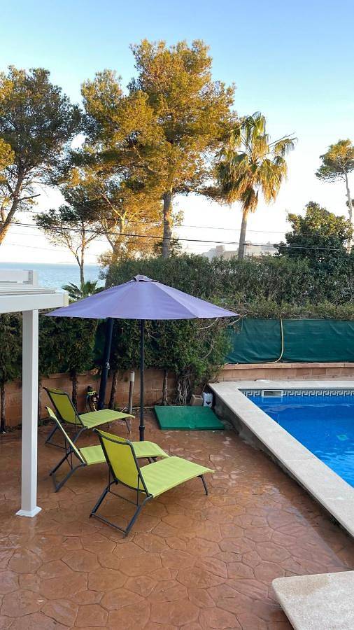 Ferienhaus für 8 Personen, mit Balkon und Terrasse sowie Garten und Pool in Cala Pi