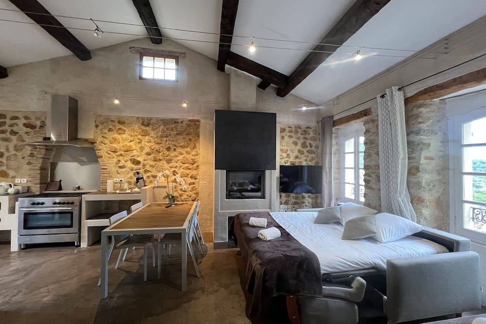 Appartement entier, Papillon - Large 90m² apartment in the magnificent village of Seillans in Seillans, Région de Draguignan