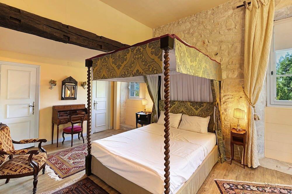 Suite Saint-Vincent du Château de Château-l'Evêque in Château-l'Évêque, Périgord Blanc
