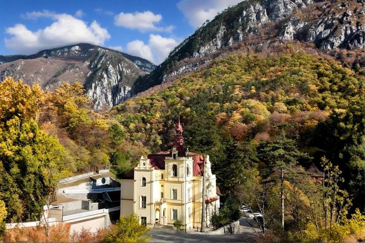 Maison d’hôte pour 2 personnes, avec piscine et jardin ainsi que terrasse et vue