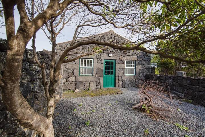 Ferienhaus für 4 Personen, mit Garten und Ausblick sowie Pool auf Pico (Azoren)