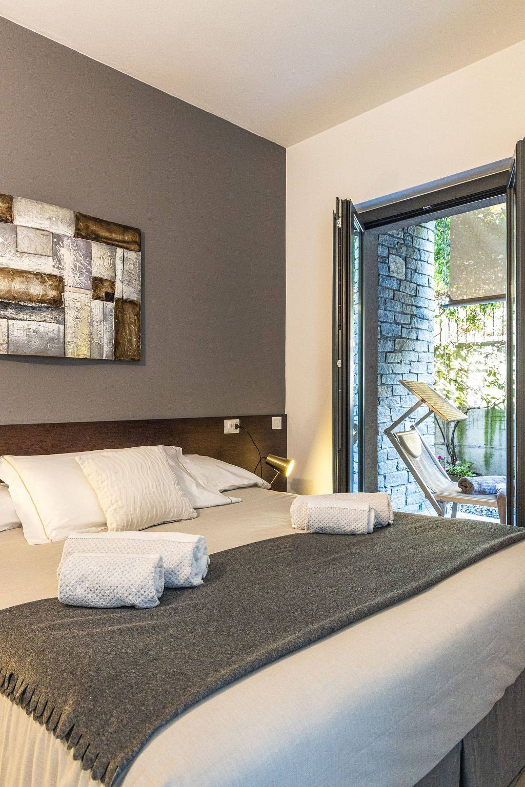 Ganze Wohnung, Wohnung mit Schwimmbad und fantastischem Seeblick in Vercana, Gemeinde Vercana