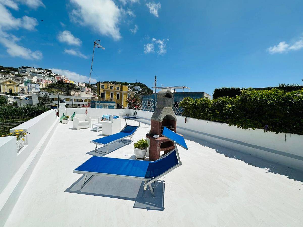 Apartment with Terrace in La marinella dei morti, Ponza