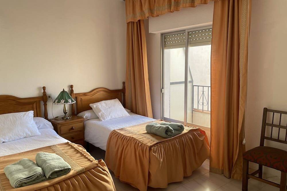 Entire apartment, Beautiful duplex penthouse with spacious terrace in the center of town in Quesada, Sierras de Cazorla and Segura Natural Park