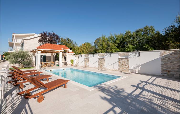 Reizende 1-Zimmer-Wohnung mit Pool, Terrasse und WLAN in Cista Provo, Makarska Riviera
