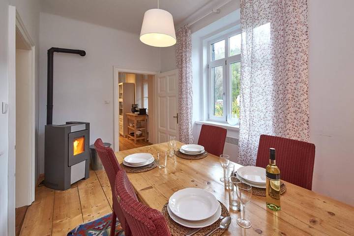 Ganze Wohnung, Landhaus Dodo - Deluxe Apartment Top 5 mit Wintergarten in Payerbach, Wiener Alpen in Niederösterreich