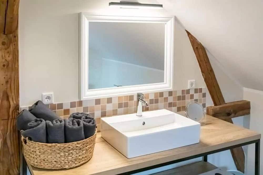 Ganze Wohnung, Gemütliche & stilvolle Ferienwohnung Berta im Harz auf dem Ilsehof in Osterwieck, Magdeburger Börde