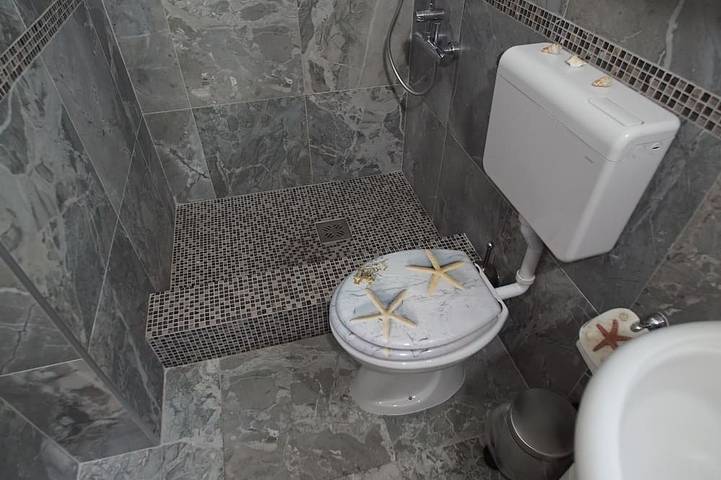 Atico Stoliv Hasta 9 camas a 5 m del mar Muelle privado Terraza 95m2 Seawiev in Bay of Kotor

