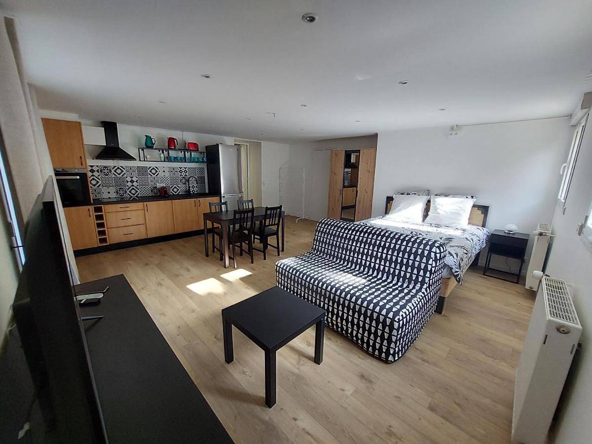 Appartement entier, One-Bedroom Apartment in Le Perreux-sur-Marne, Val-de-Marne