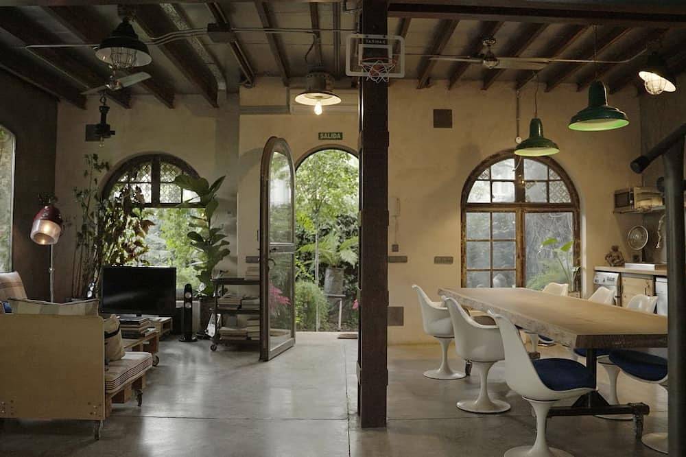 Retiro Park Industrial House in Madrid, Communaute de Madrid
