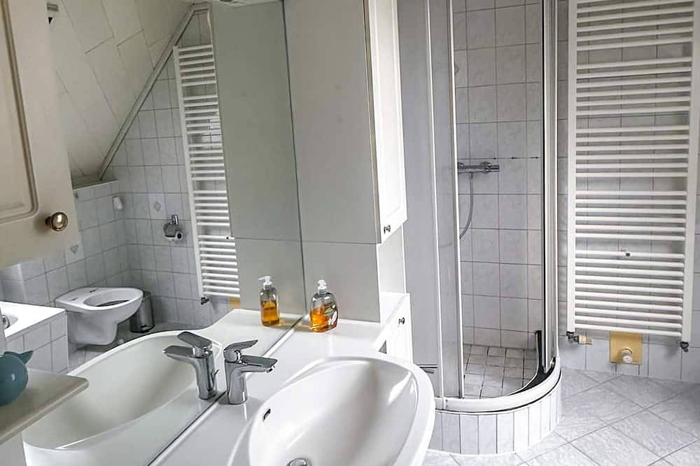 Ganze Wohnung, Dach-Ferienwohnung - Ferienwohnungen in Patzig auf Rügen in Patzig, Bergen auf Rügen und Umgebung